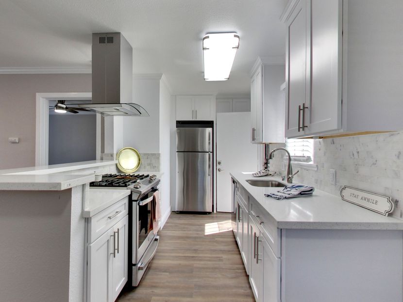 Interior Kitchen Photo 