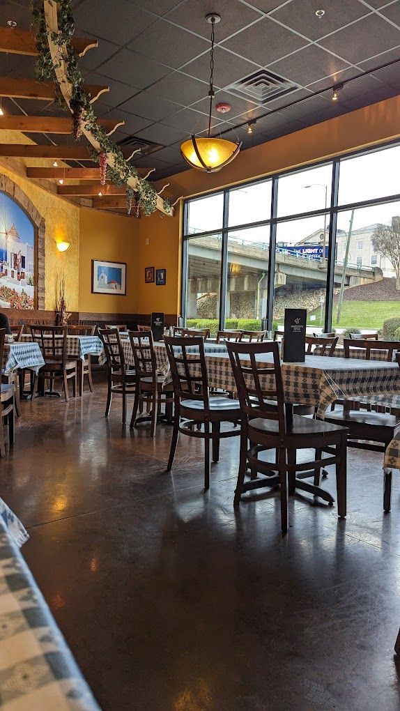 Greektown Grille decor
