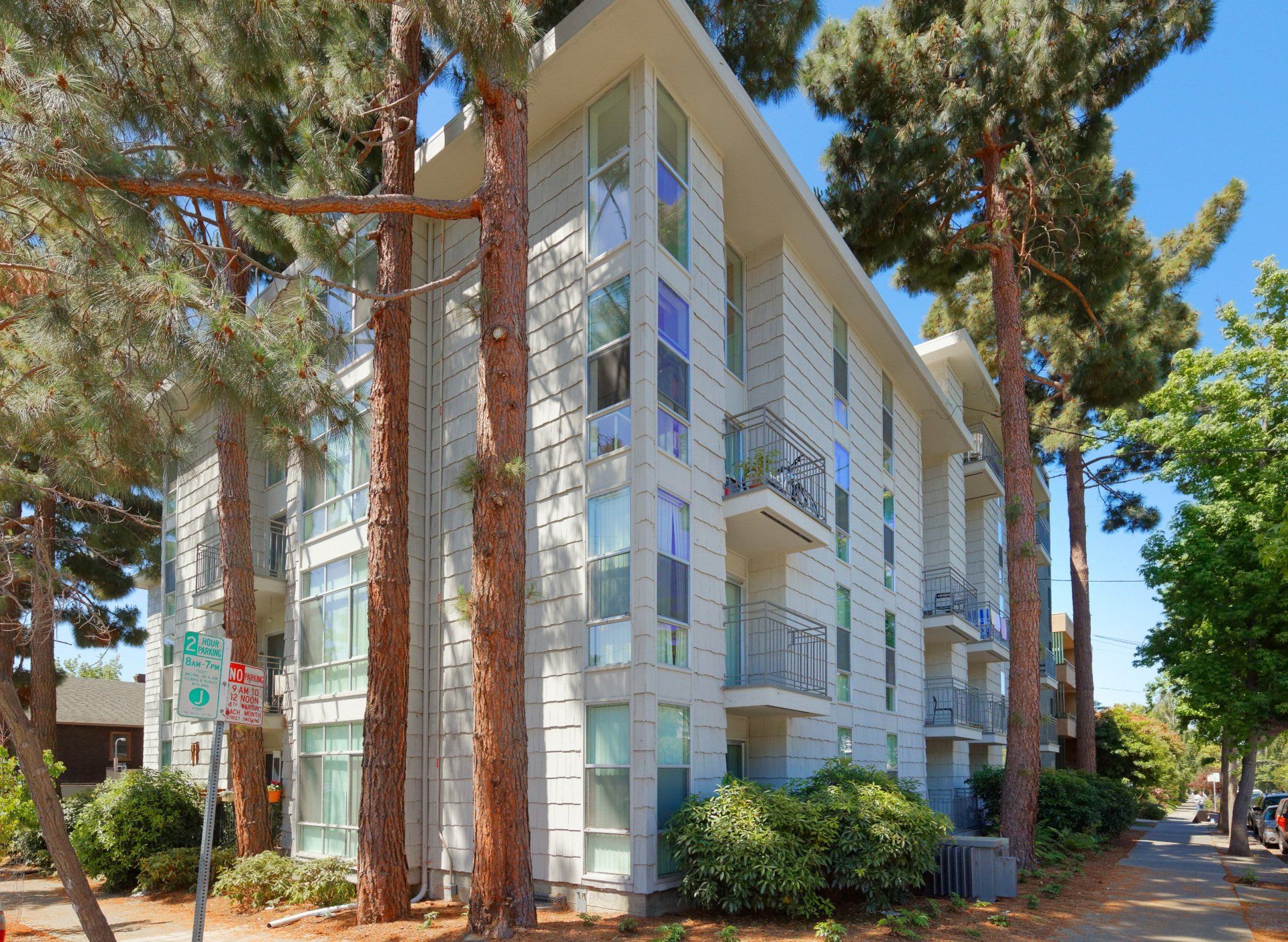Large home in Pasadena