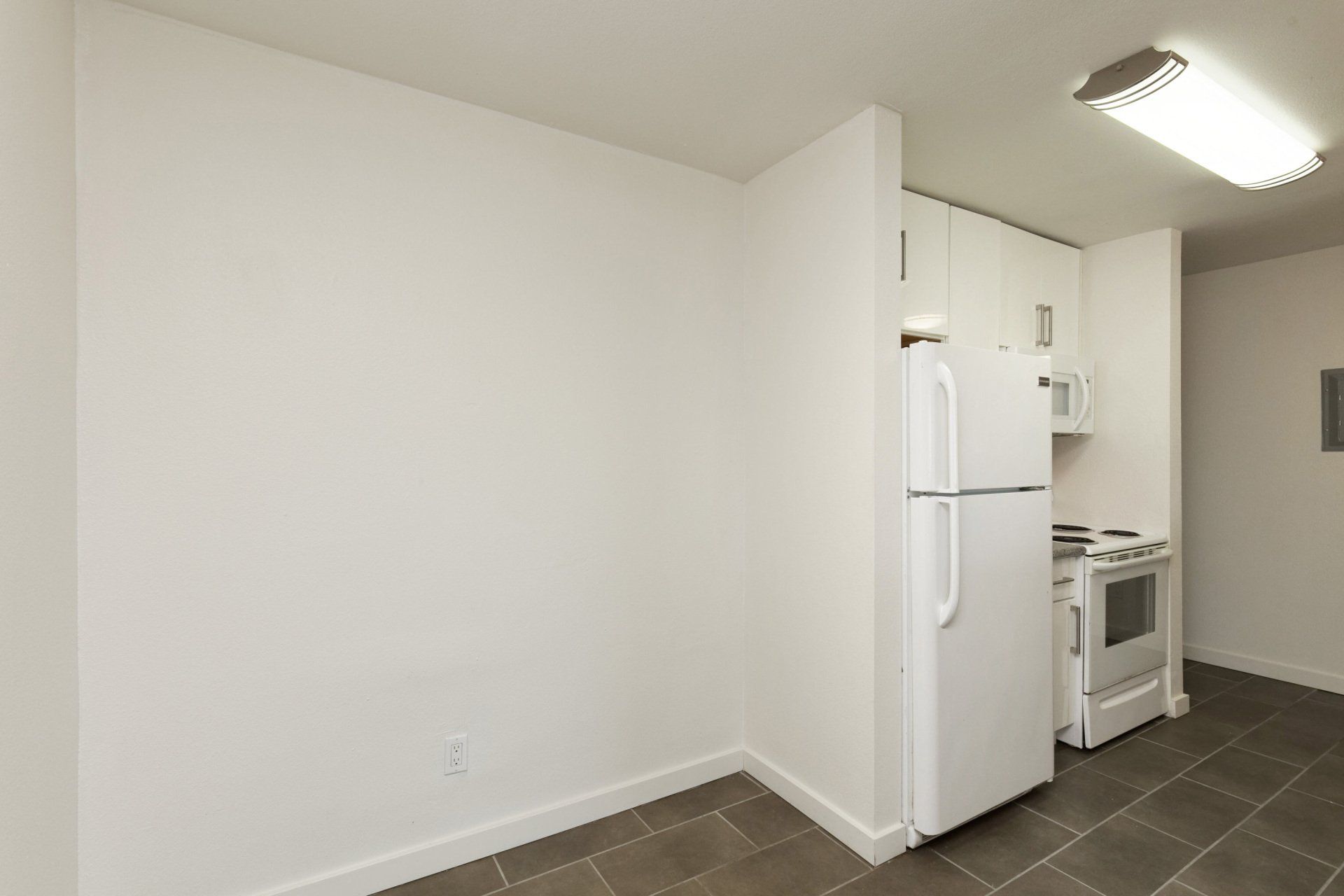 dining room/kitchen photo