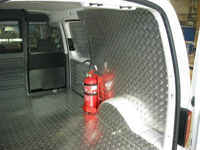 allestimento interno alluminio