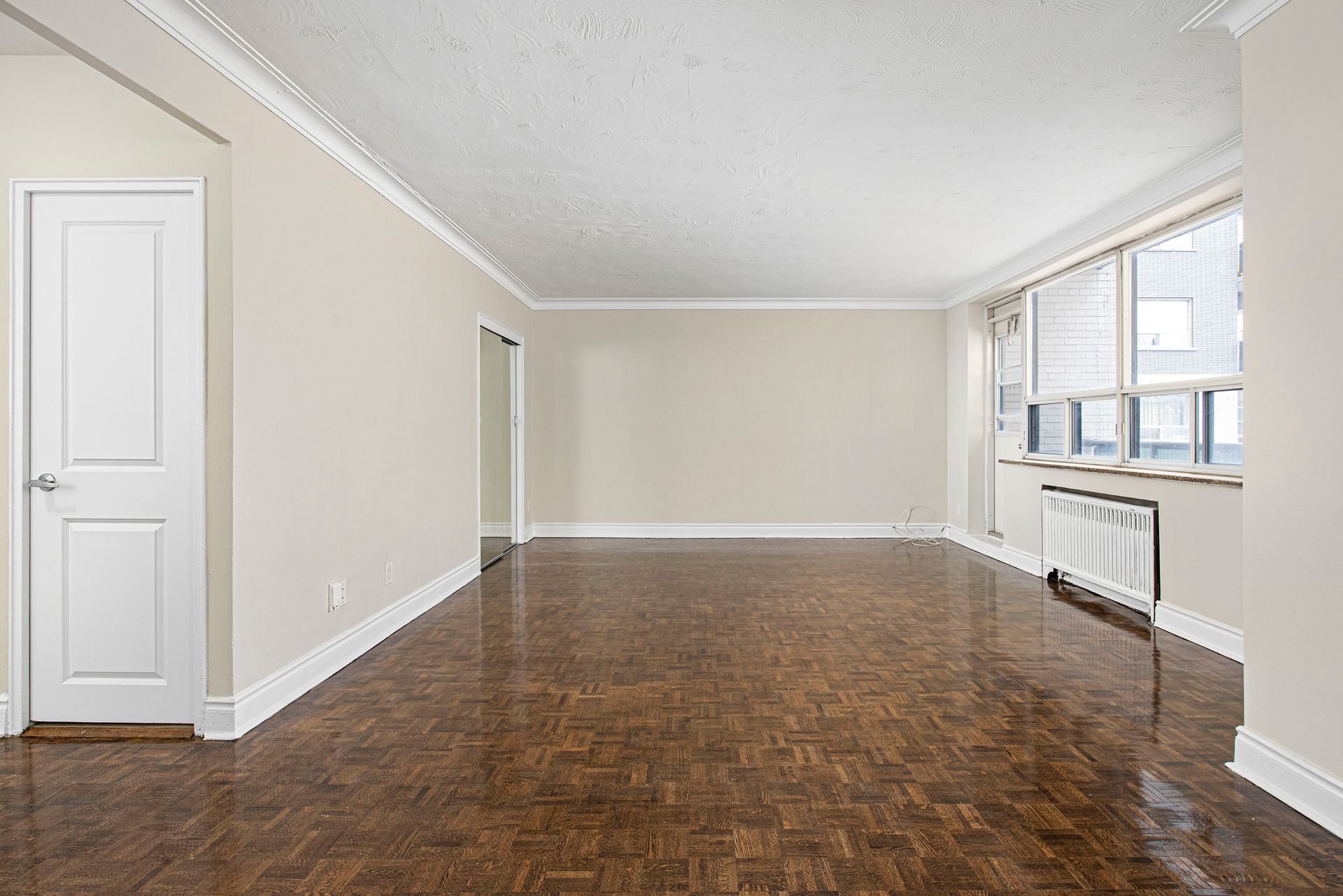 Suites Availability 99 & 150 Dowling Rental Apartments in Toronto