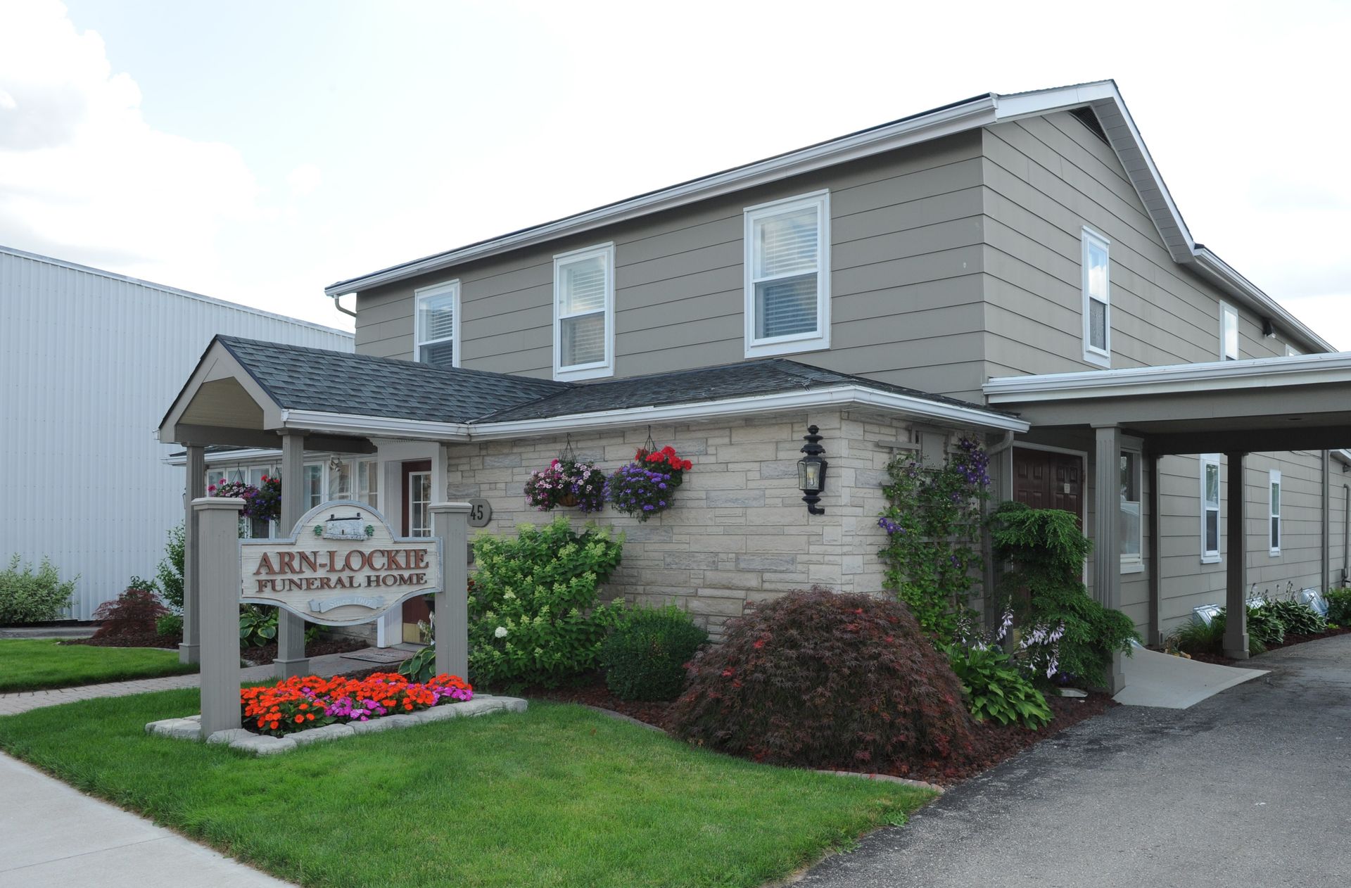 Arn-lockie Funeral Home Services