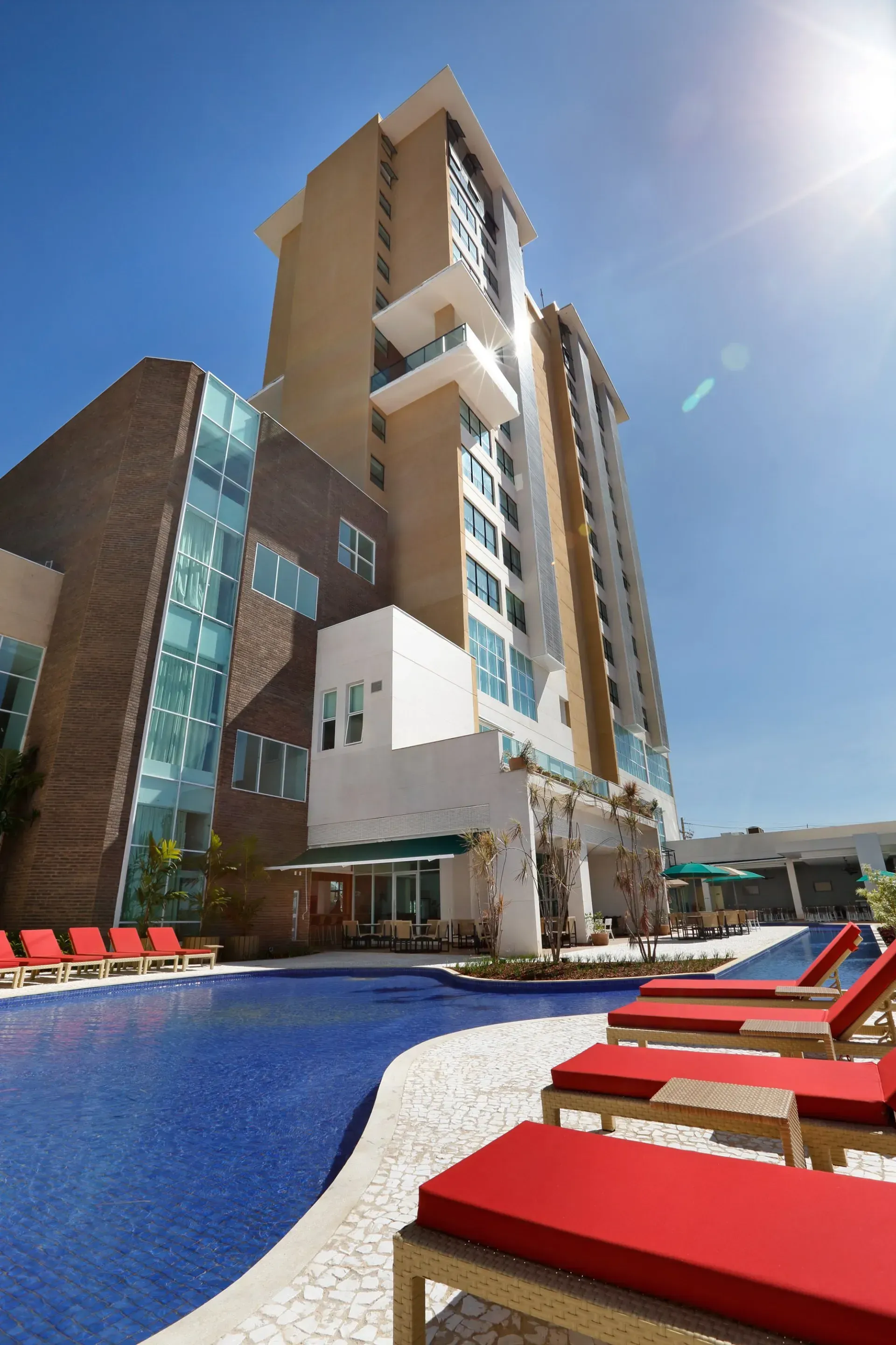 fachada do hotel vitória Paulinia.