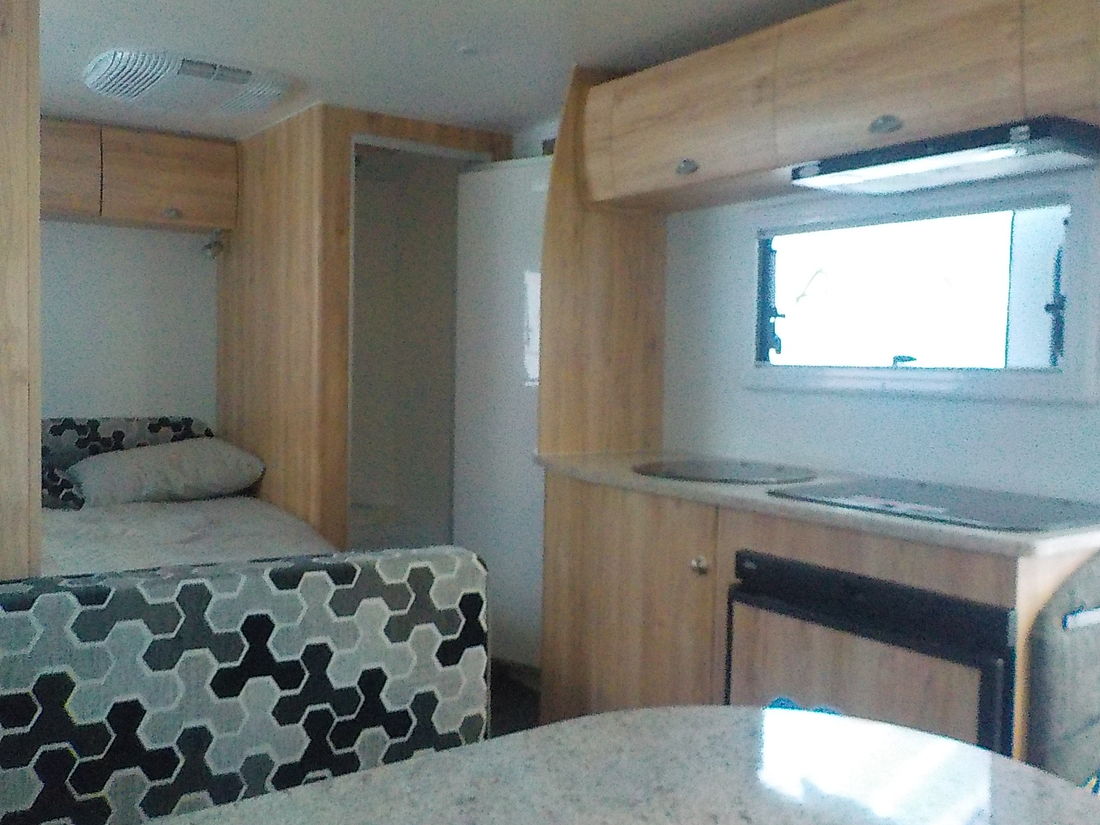 Avan Aspire 499 Caravan Hire Geelong, Bellarine, Surfcoast, Great