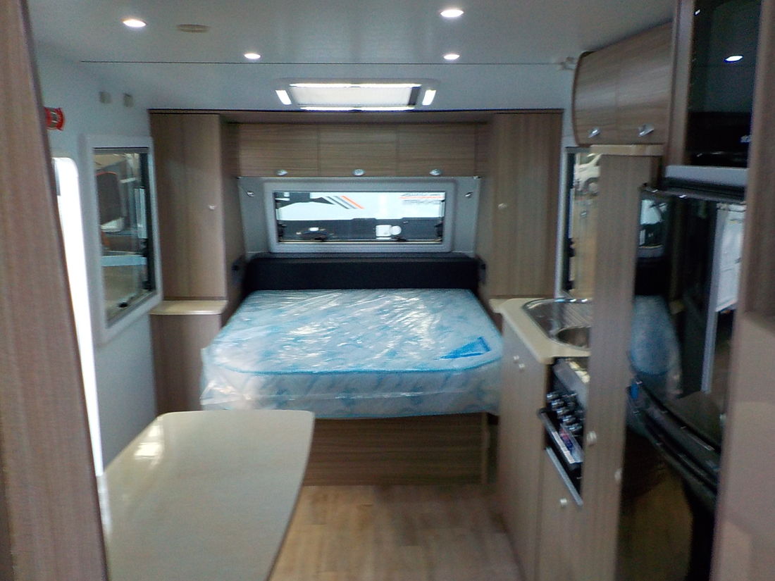 Avan Aspire 617 Triple Bunk Caravan Hire Geelong, Bellarine