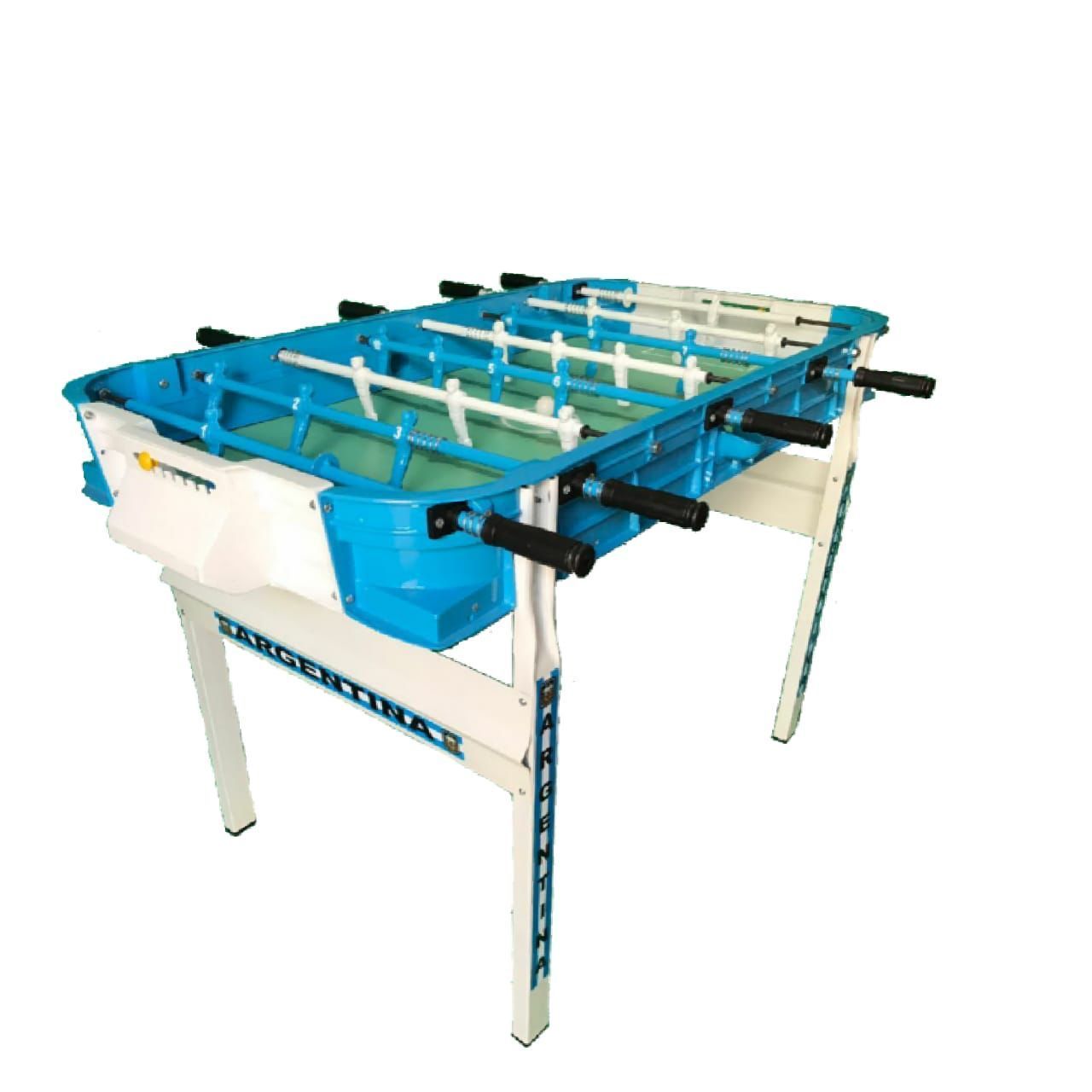 Una mesa de futbolín azul y blanca sobre patas blancas,
