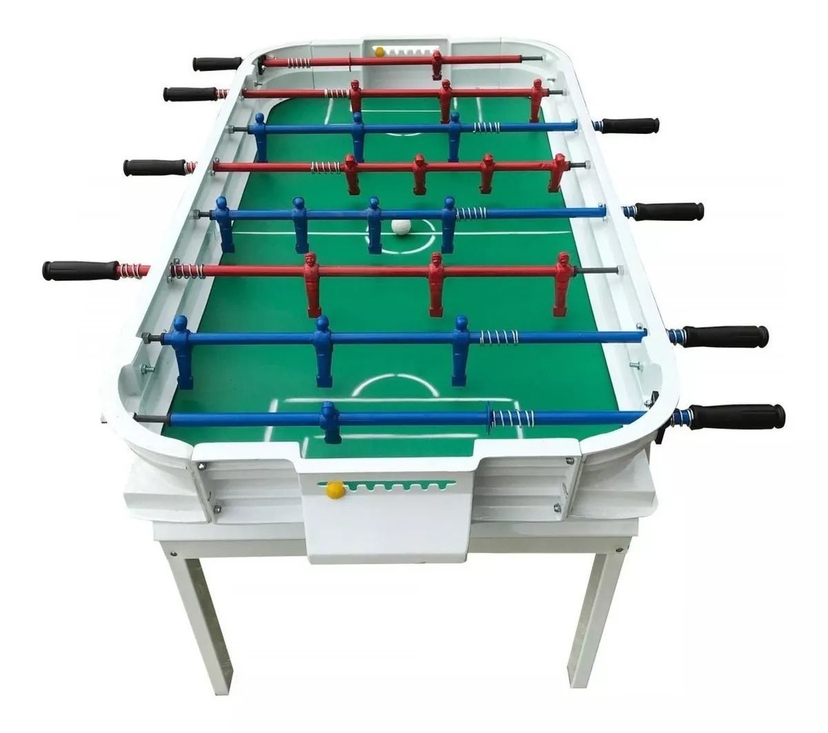 Una mesa de futbolín con patas blancas, lados negros, un campo verde