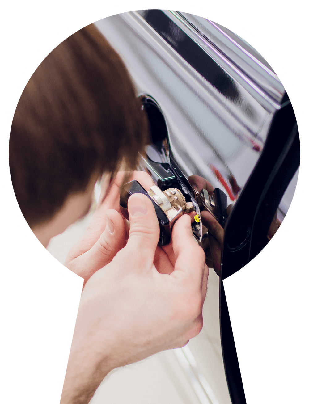 a man hands repair left door car locks