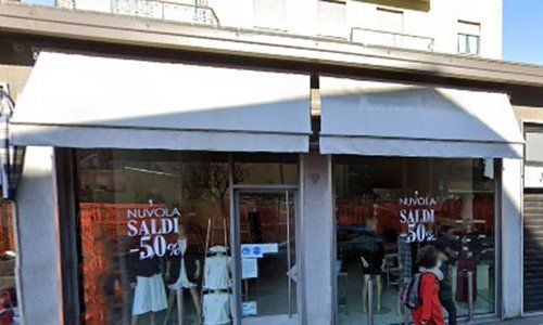 punto vendita di abbigliamento donna