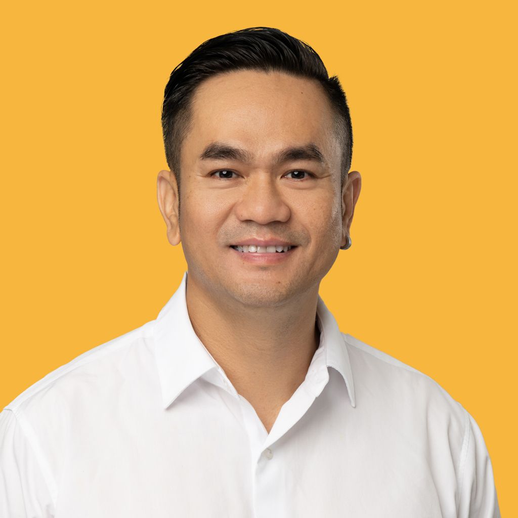 Garden Grove Portrait Photographer, Nang Tran, Art of Portraits - Headshots and Portraits