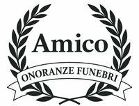 Logo dell'agenzia funebre Amico con corona d'alloro nera e nastro su sfondo bianco.