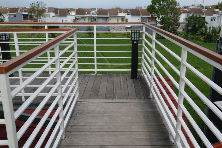 ALUMINUM RAILS