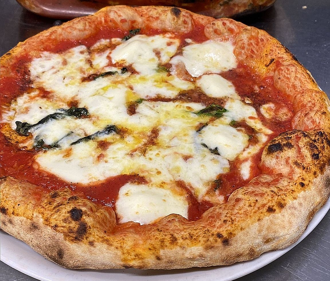 Pizzeria Mancini Vicin o’ Mare by Cacace - pizza