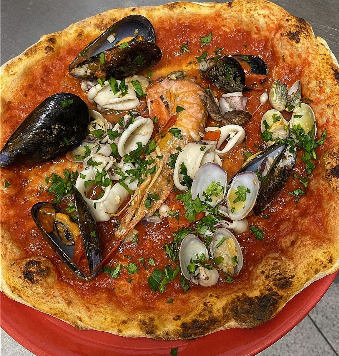 Pizzeria Mancini Vicin o’ Mare by Cacace - pizza