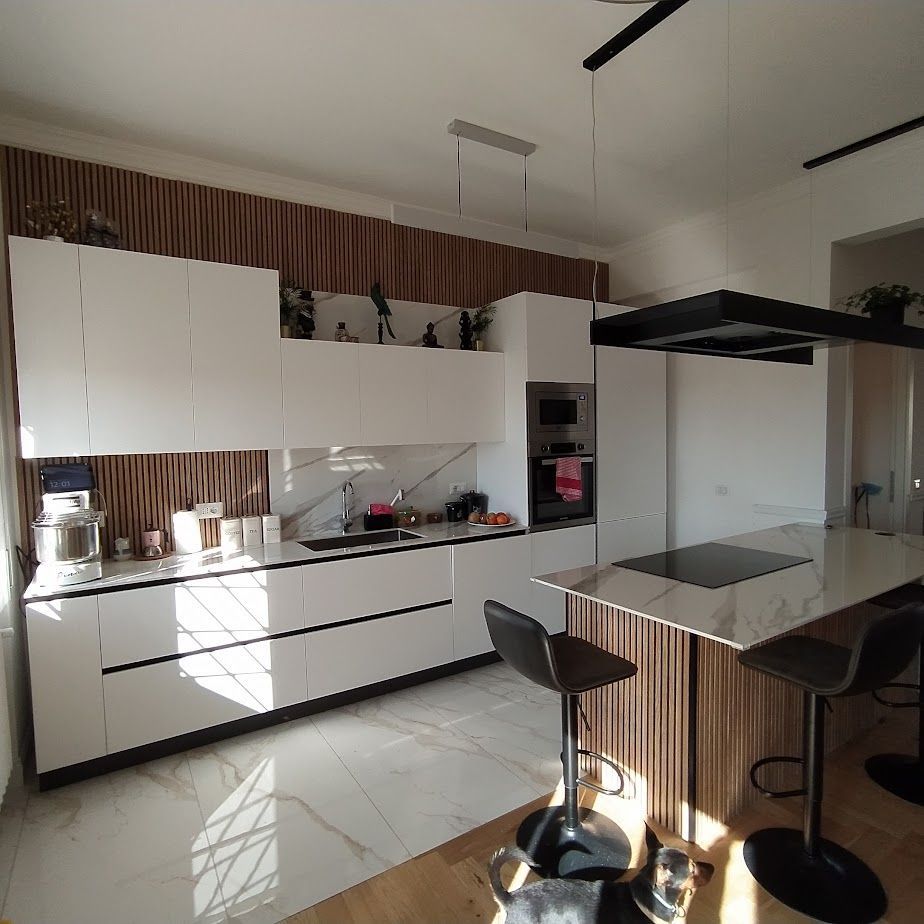 Casa di 100 mq ristrutturata a Roma con cucina moderna, nuovi impianti e finiture chiavi in mano di Gruppo Menichini
