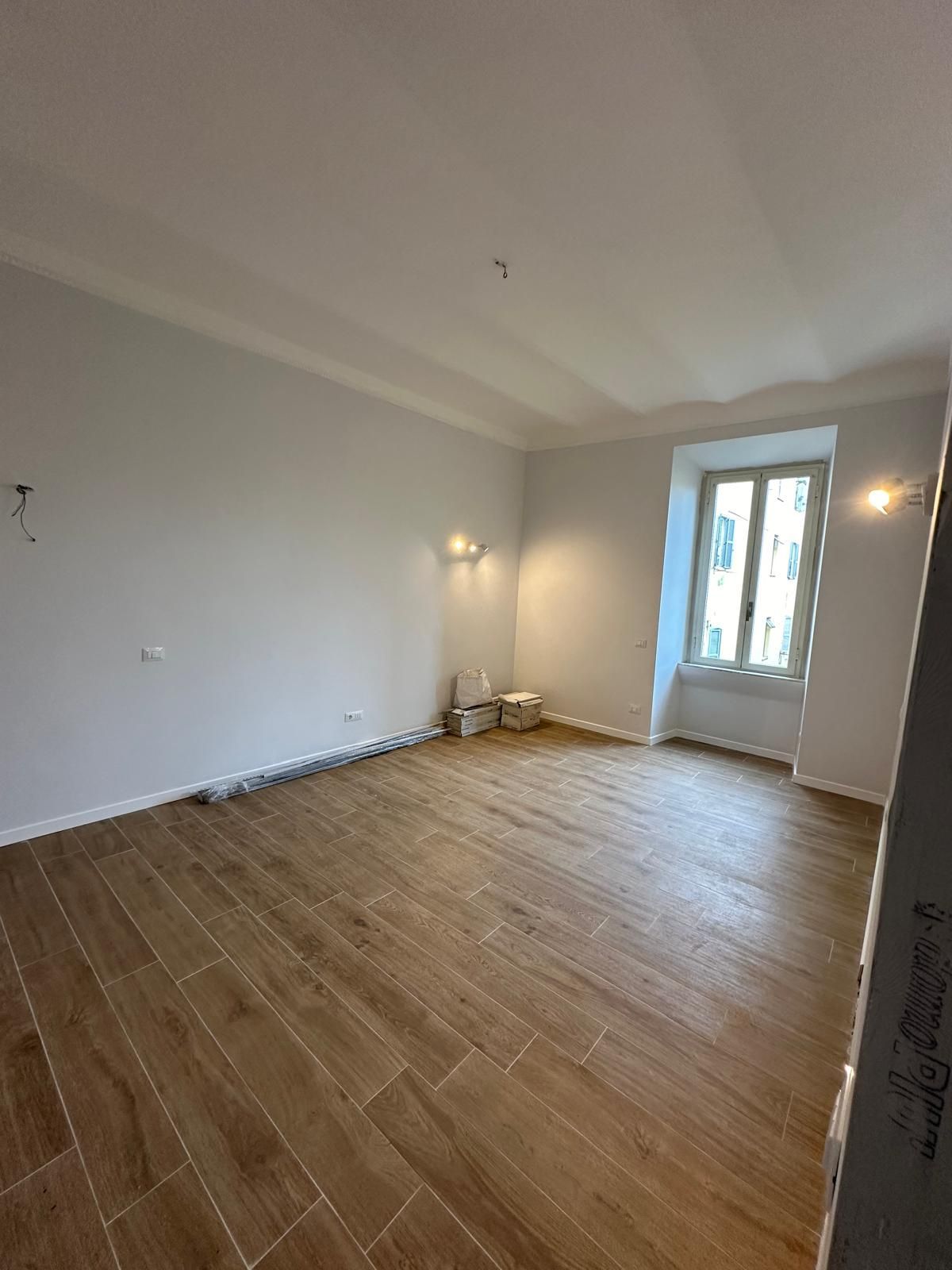 Dettaglio delle finiture e dei pavimenti in armonia con lo stile storico