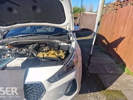 Mobile Mechanic Coventry carrying out a full car service at home