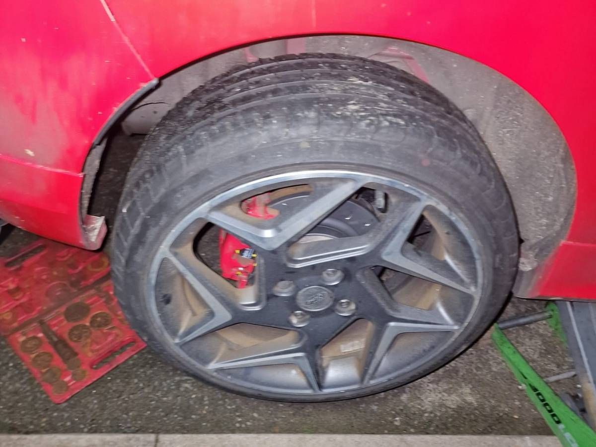 Mobile Mechanic Nuneaton carrying out a mobile brake fitting