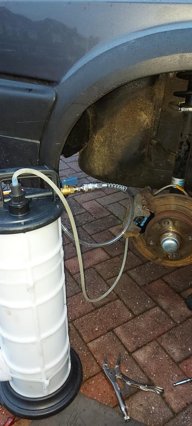Mobile Mechanic Coventry brake fluid replacement