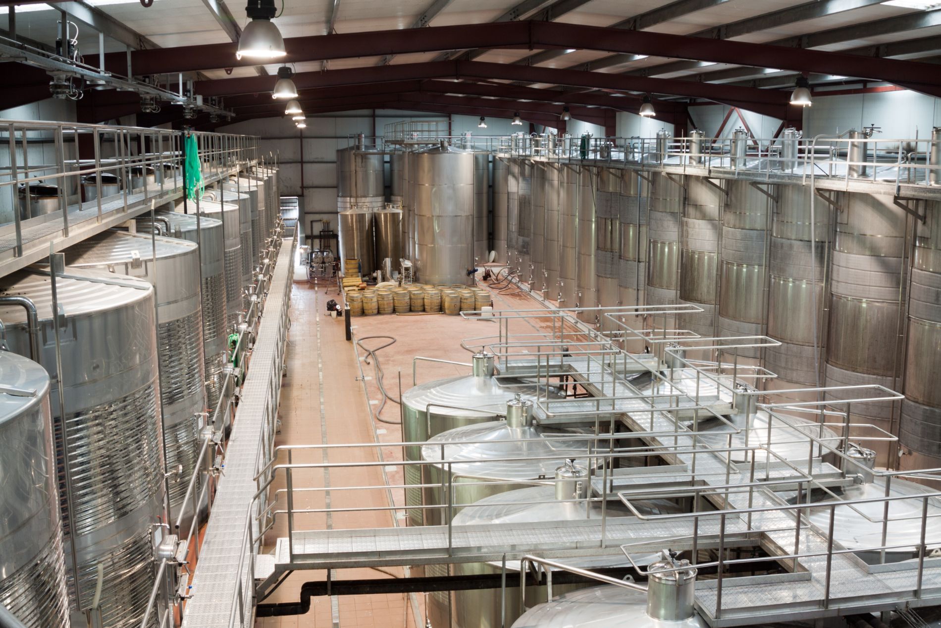 realizzazione di cantine vinicole di altissima qualità