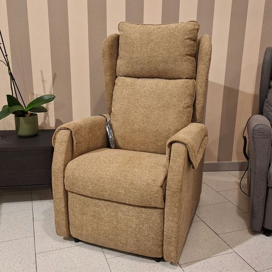 poltrona relax elettrica per anziani a cagliari da tronu arredamenti