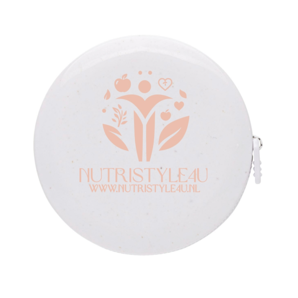 Wit rond meetlint met een perzikkleurig logo van Nutristyle4U.