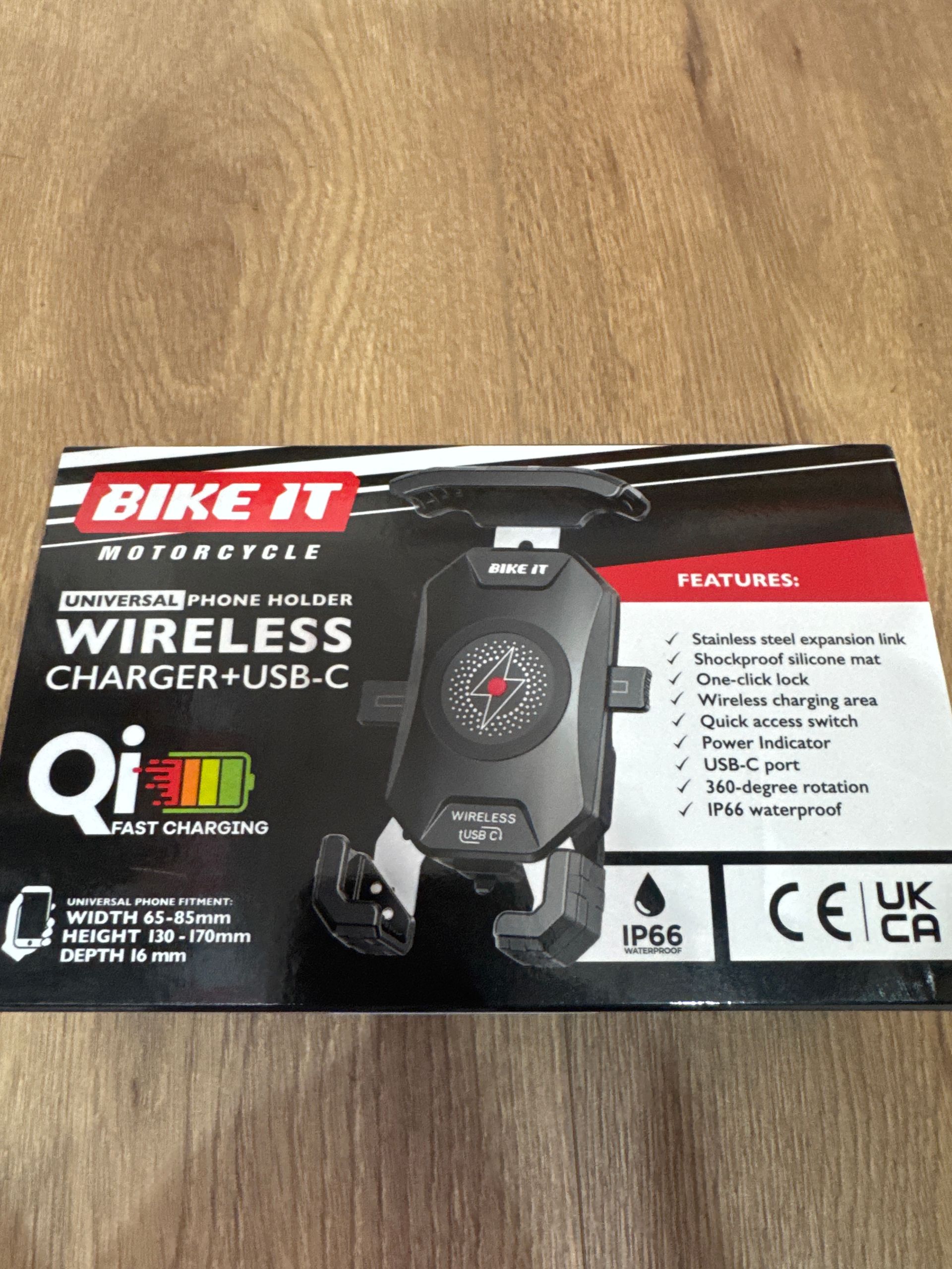 Phone Holder Wireless Qi Charger & USB-C