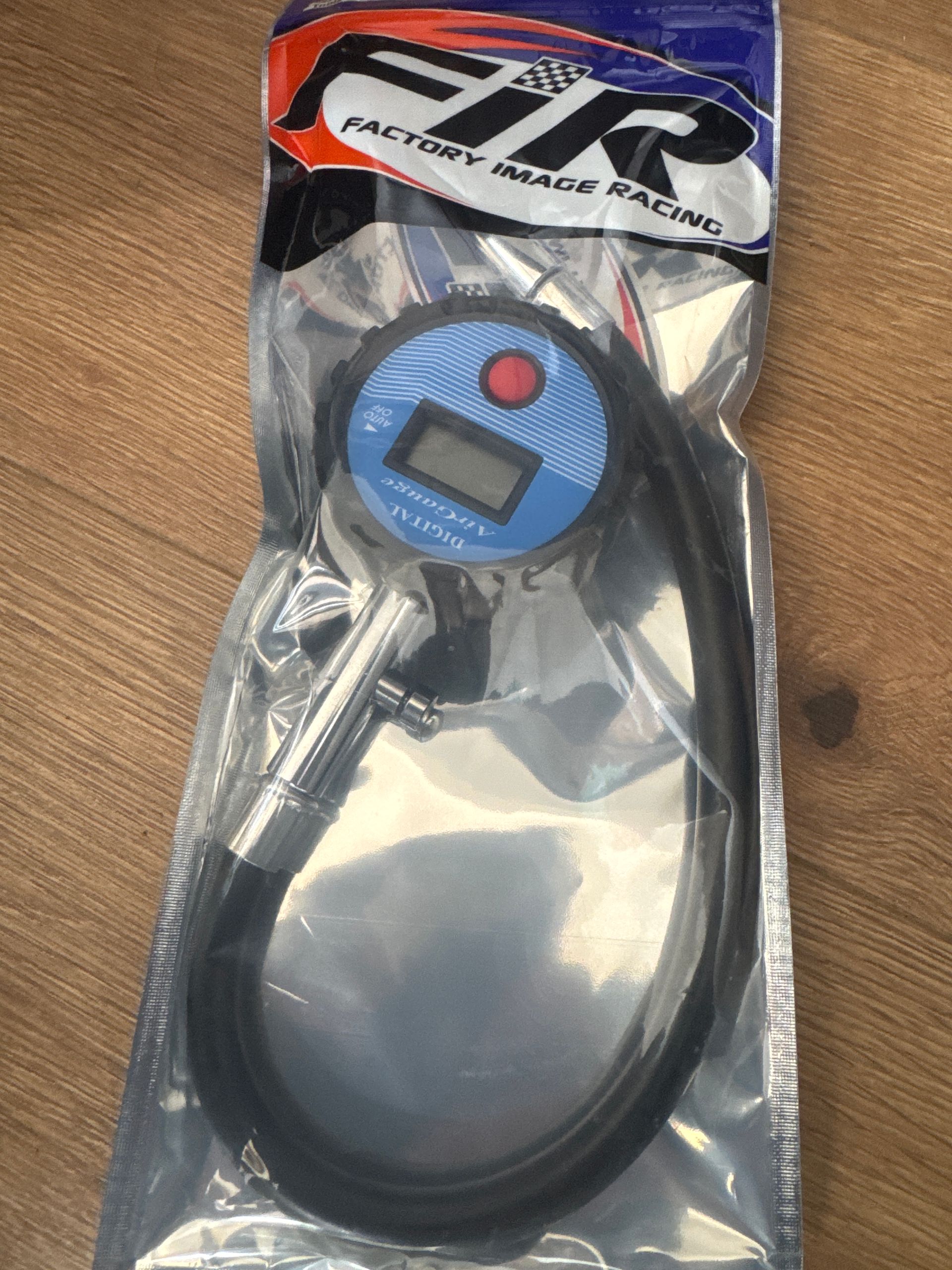 Digital tyre pressure gauge