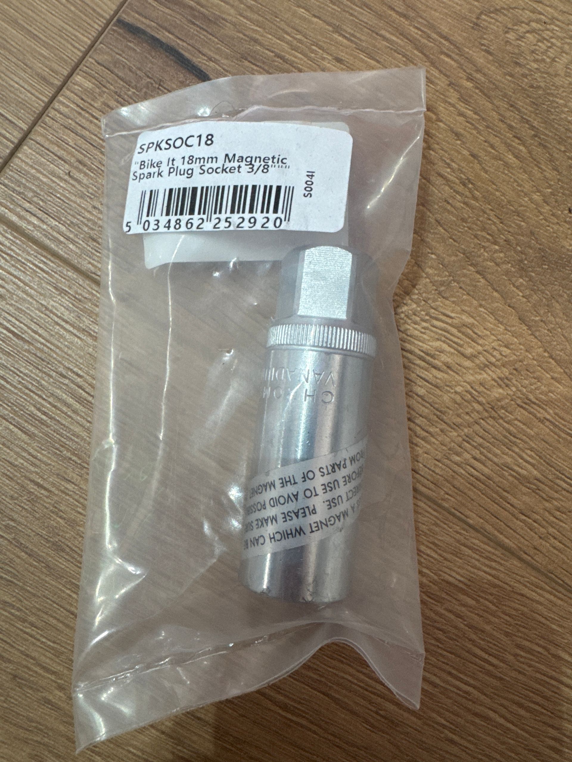 18mm Magnetic Spark Plug Socket 3/8