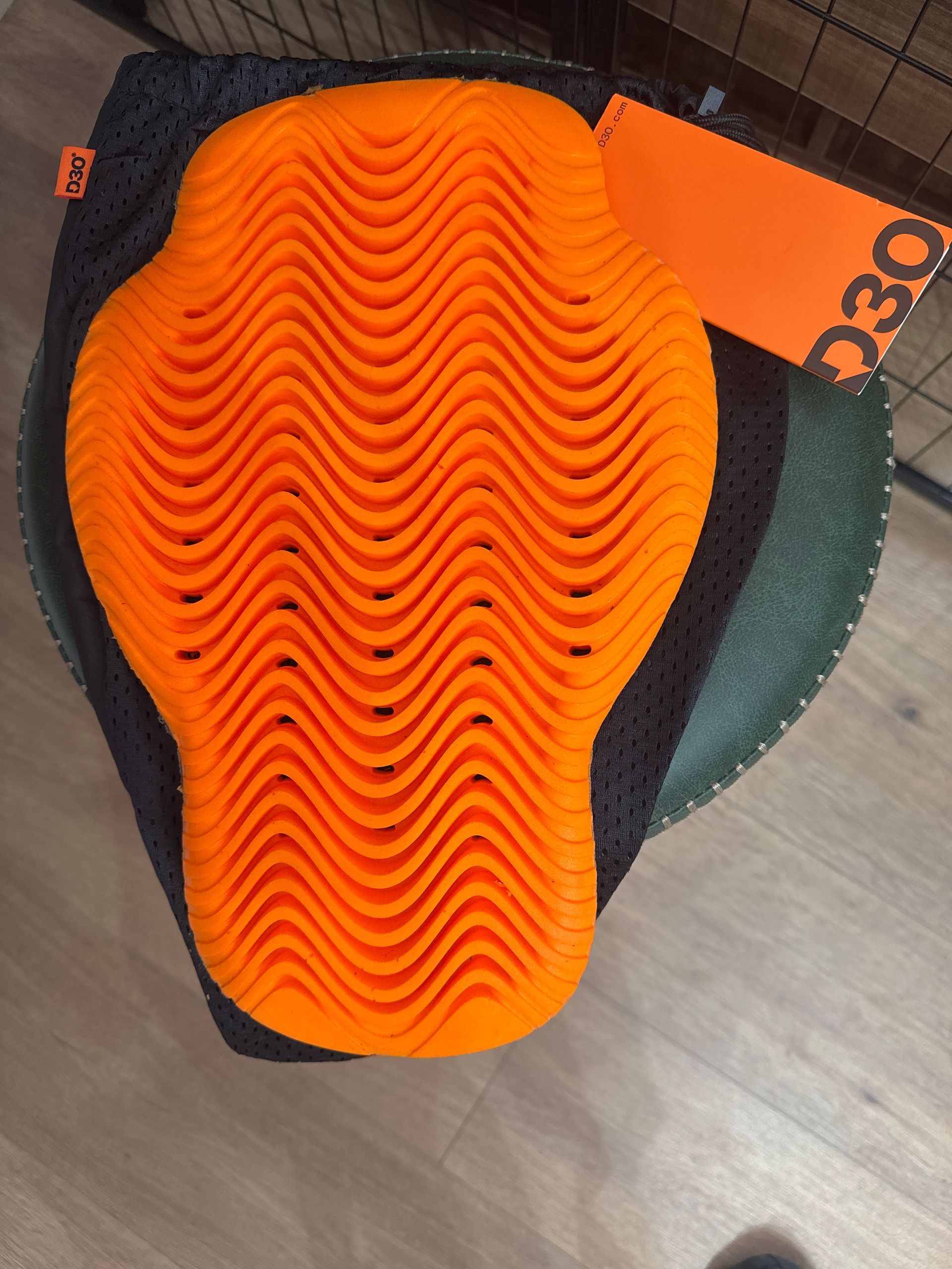 D30 Viper Pro L2 Back Armour Sml 365x241mm