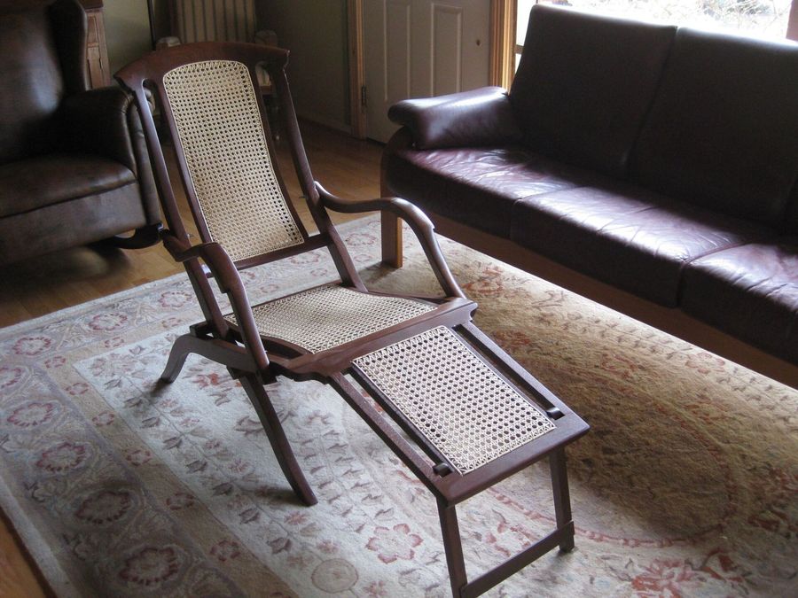 Caned lounger