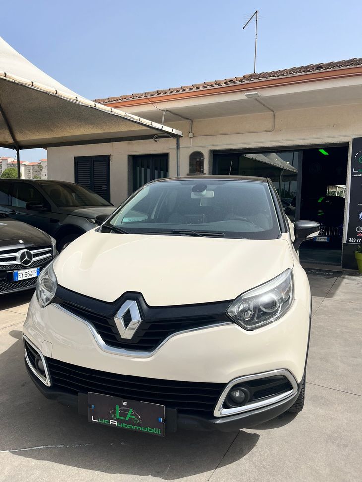 RENAULT CAPTUR 
CAMBIO AUTOMATICO 1.5
 90CV 66 KW 
2016