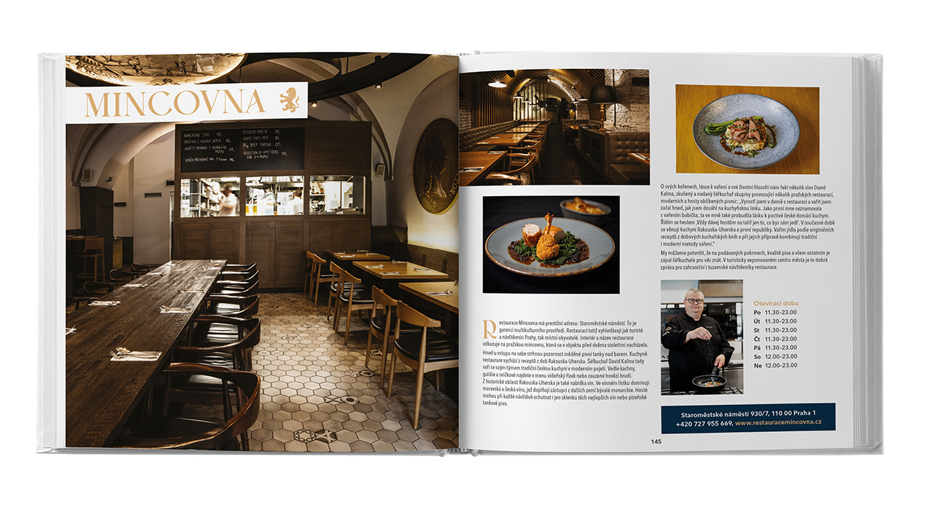 Interiér restaurace s teplým osvětlením, stoly a fotografiemi jídla v časopiseckém provedení