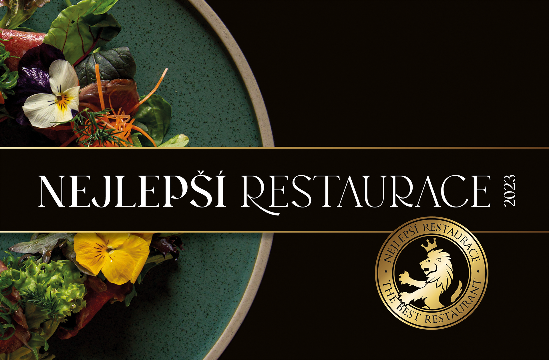 Reklamní banner s oceněním pro českou restauraci s pokoveným gurmánským jídlem a logem zlatého medailonu na černém pozadí