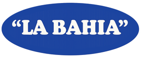 Logotipo ovalado azul con el texto blanco “LA BAHIA”