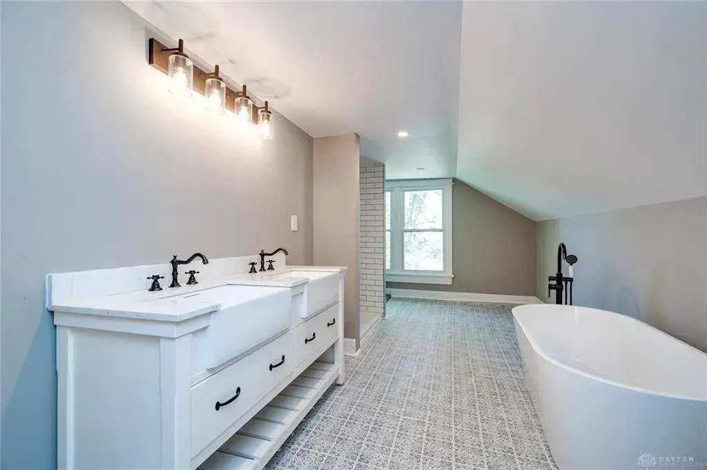 50 Potomac Bathroom After — Dayton, OH — Drymaxx Ohio