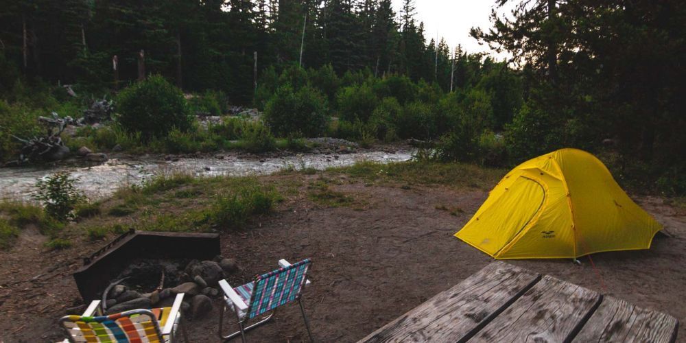 Camping at Crater Lake National Park in Oregon with stunning views