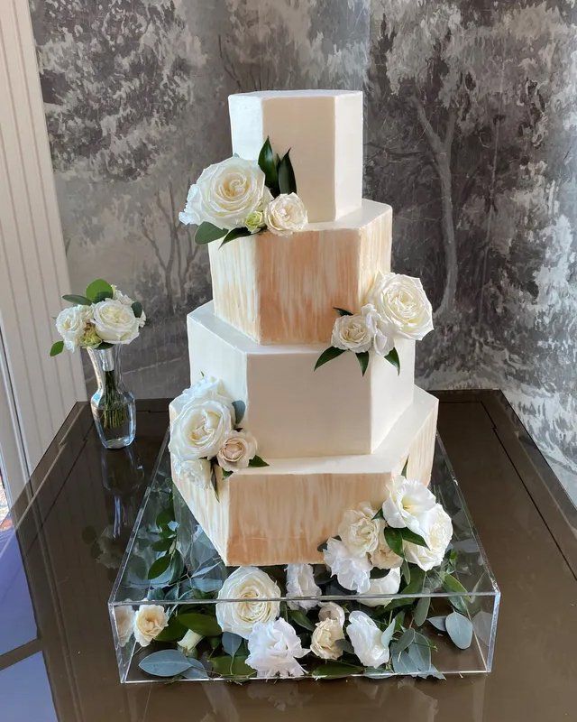 Wedding floral cake