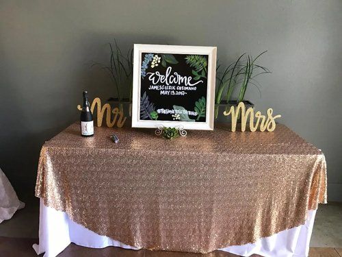 Table design with greetings