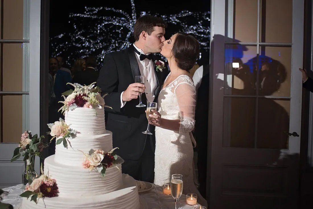 Elise and derek kissing