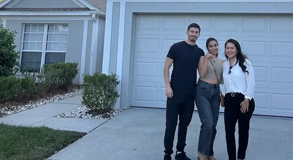 A happy Couple closing on their 1st home in Riverview Florida