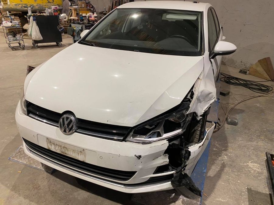 Carrozzeria auto danneggiata