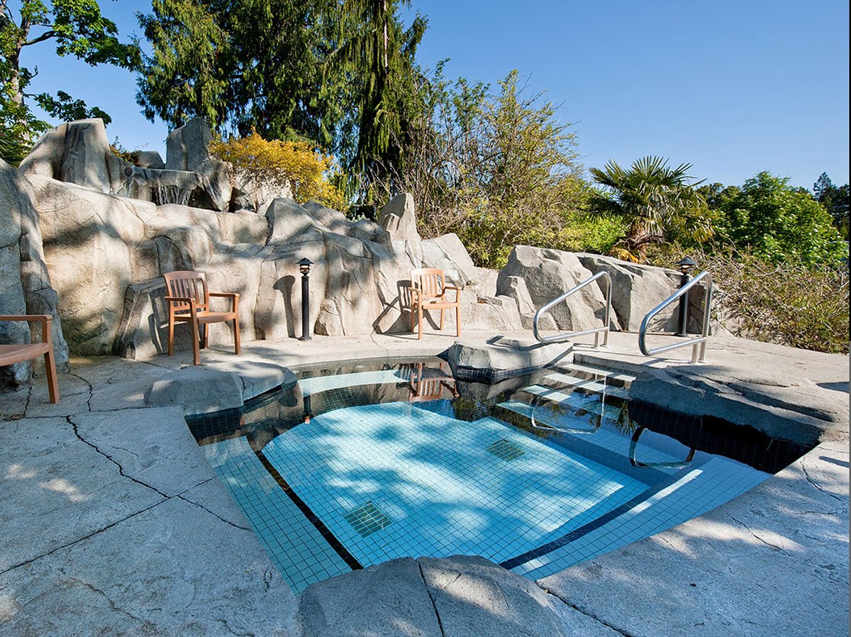 Pacific Shores Resort & Spa | Picturesque Stay Along Craig Bay