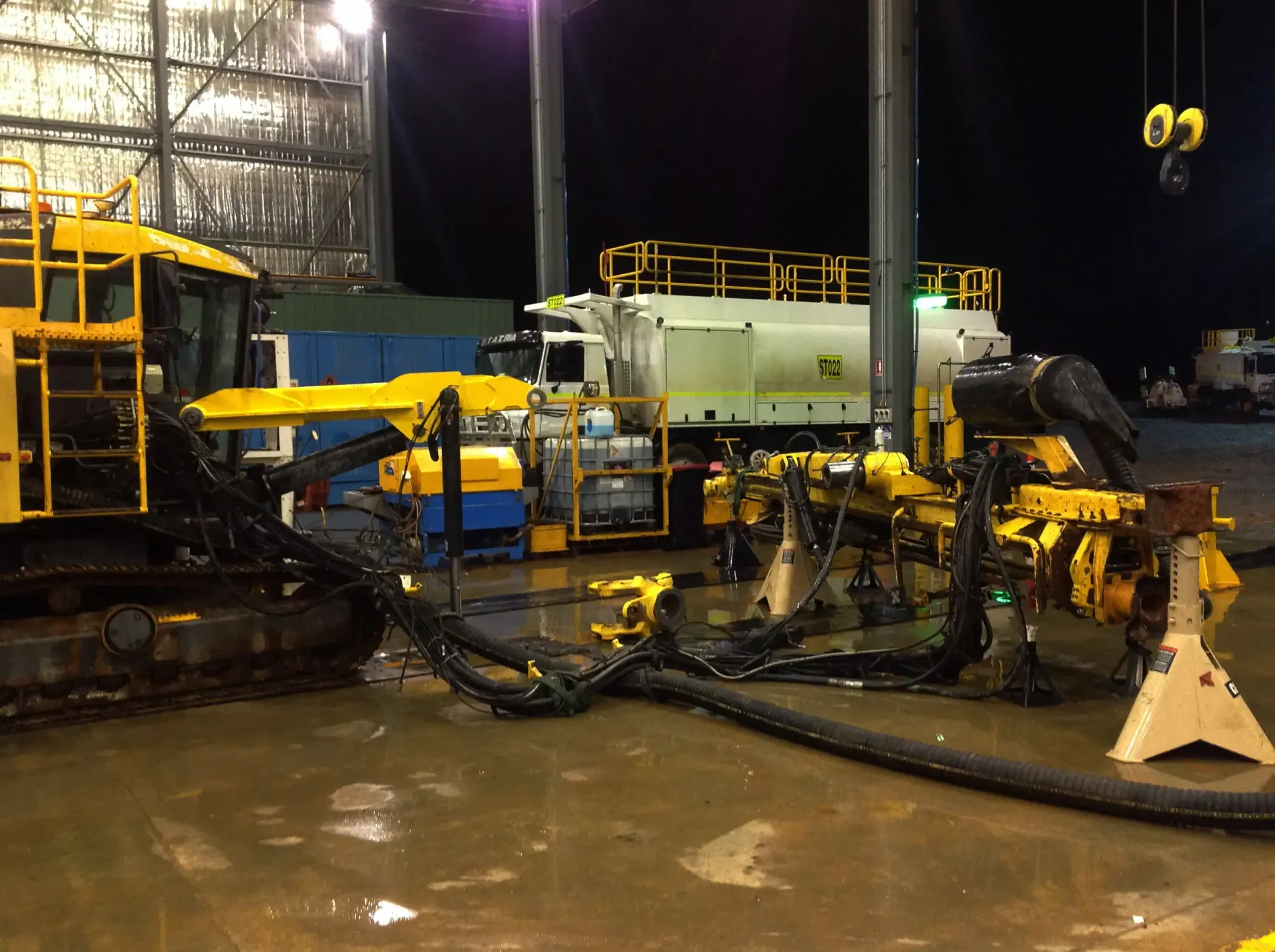 Removing a drill mast on a blast hole drill rig Epiroc F9-C in remote QLD mine site