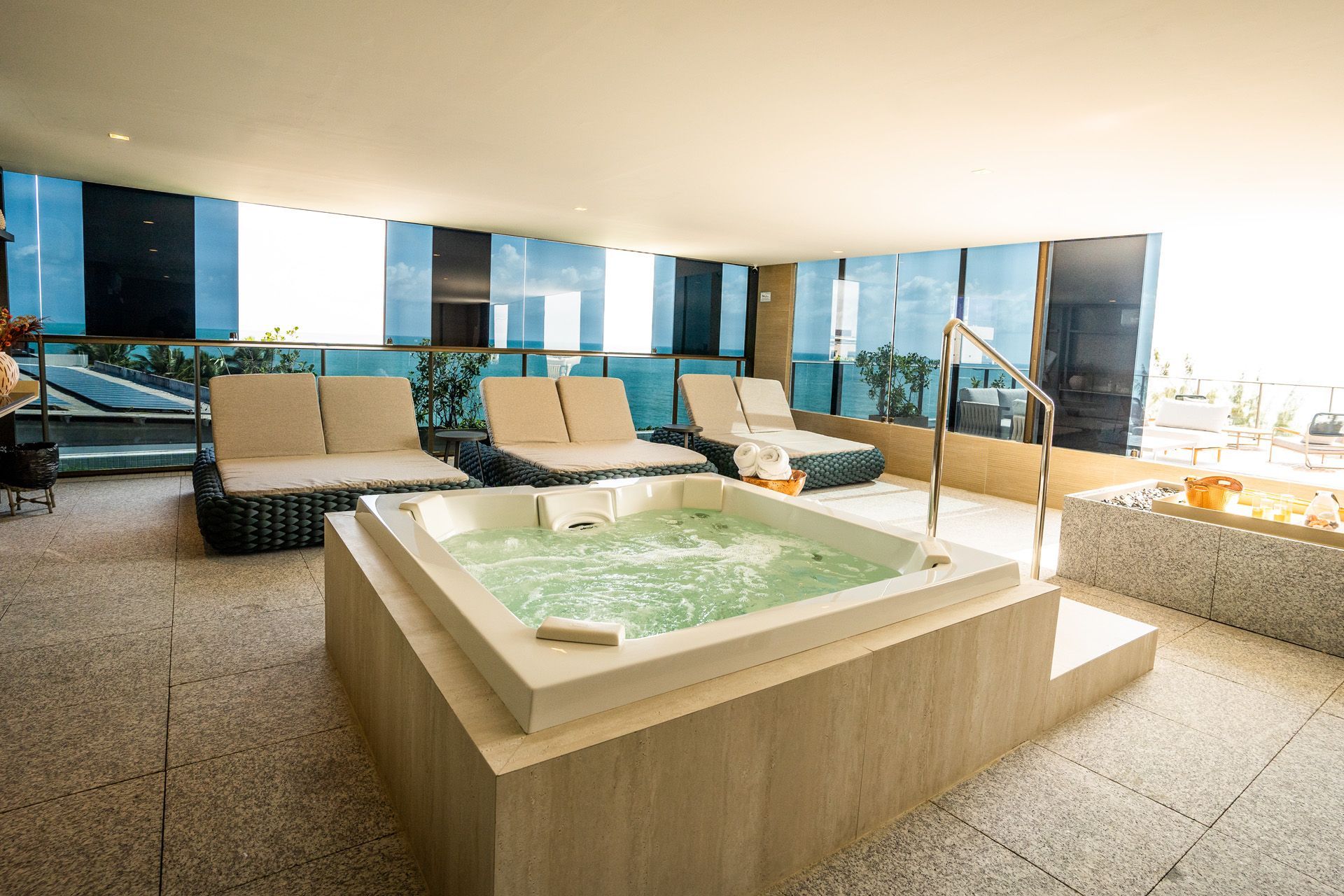 Vale a pena reservar o Sea Rooftop só para o pôr do sol, sem ser hóspede?
