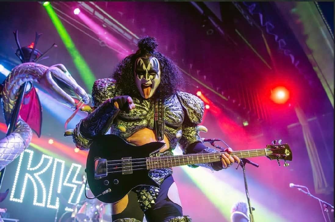 Photo of Shane Smith of Mr. Speed dressed as Gene Simmons