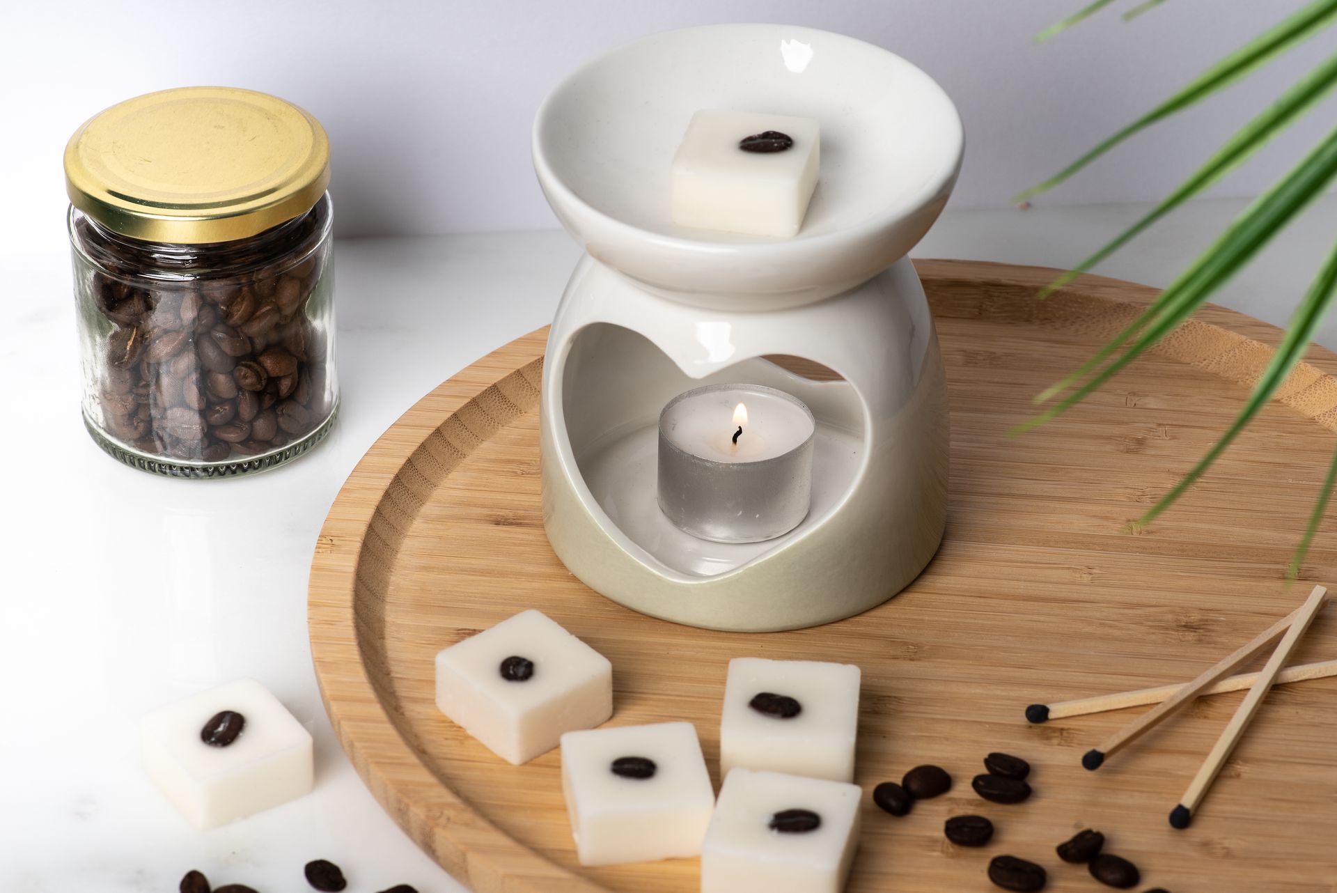 teardrop wax melt burner with wax melts