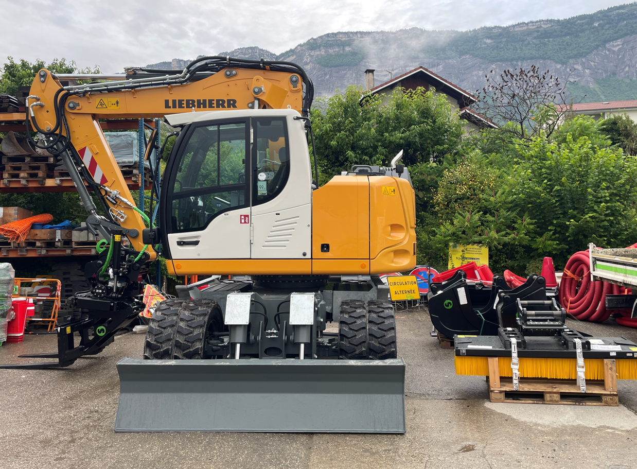 Pelle LIEBHERR 913
