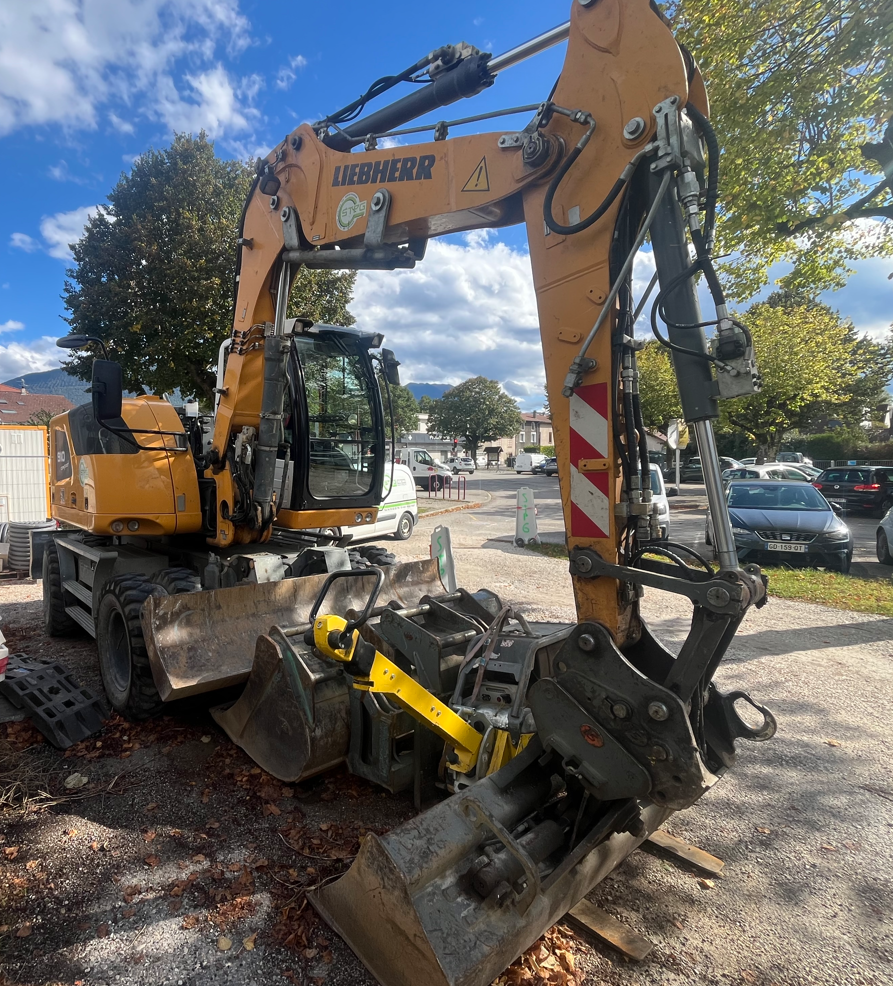 Pelle LIEBHERR 910